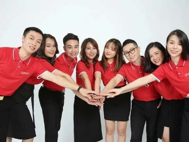 ao-thun-dong-phuc-tai-can-giuoc